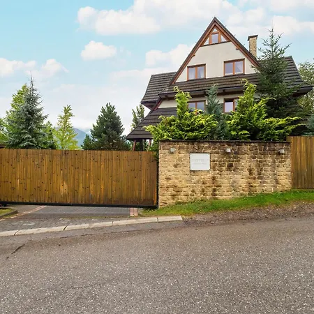 Beautiful With Mountain View By Renters Apartment