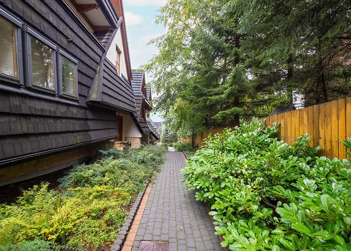 Beautiful With Mountain View By Renters